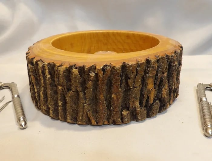 Live Edge Nut Bowl 2 crackers - 4