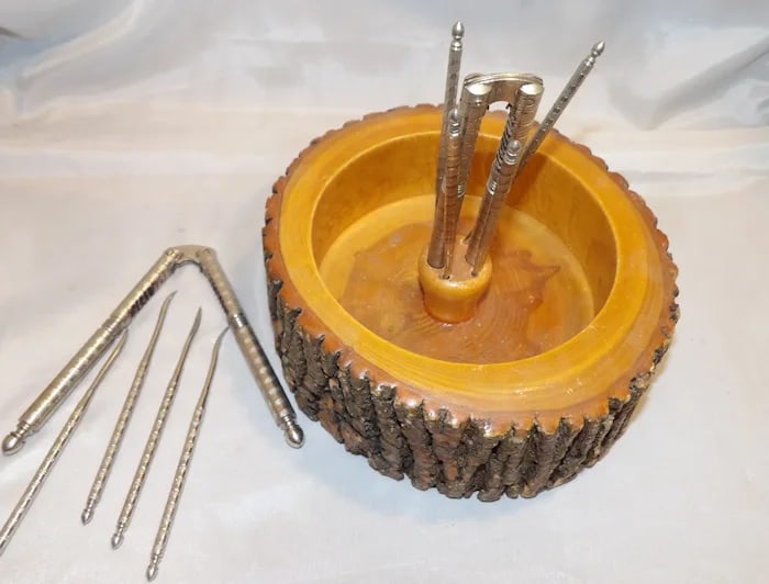 Live Edge Nut Bowl 2 crackers - 6