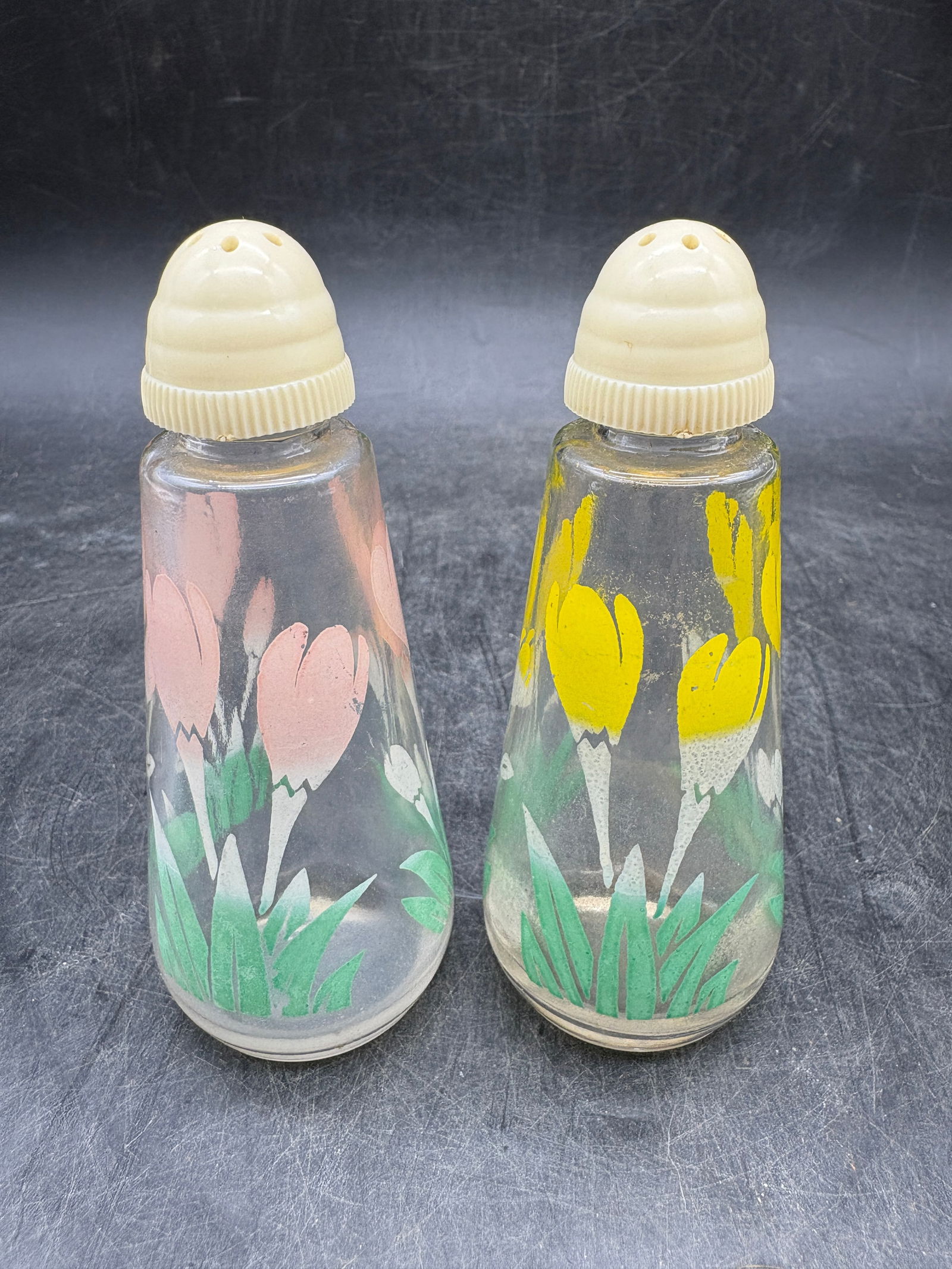 1940's Salt and Pepper Shakers Glass Clear Flowers Tulips - 2