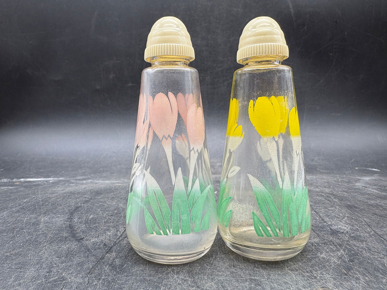 1940's Salt and Pepper Shakers Glass Clear Flowers Tulips - 5