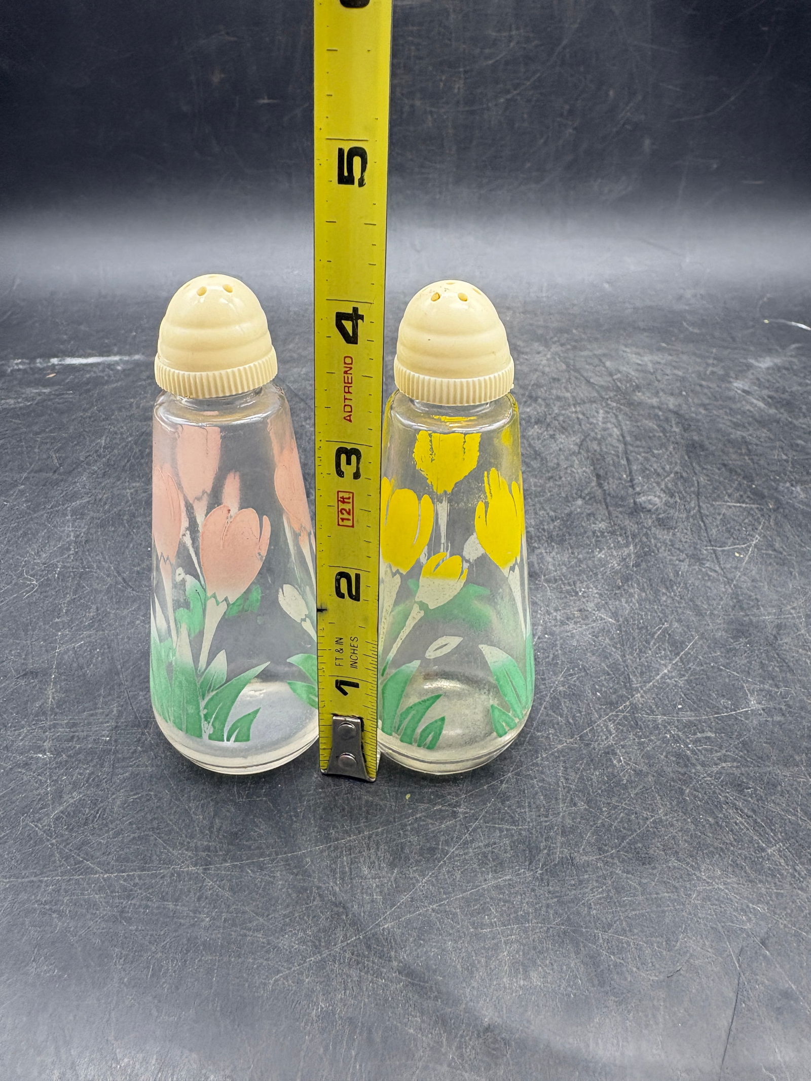 1940's Salt and Pepper Shakers Glass Clear Flowers Tulips - 8