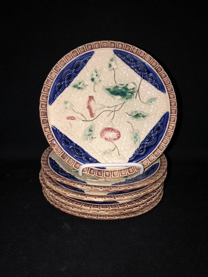 6 Majolica 8” Napkin Plates (1 of 11)