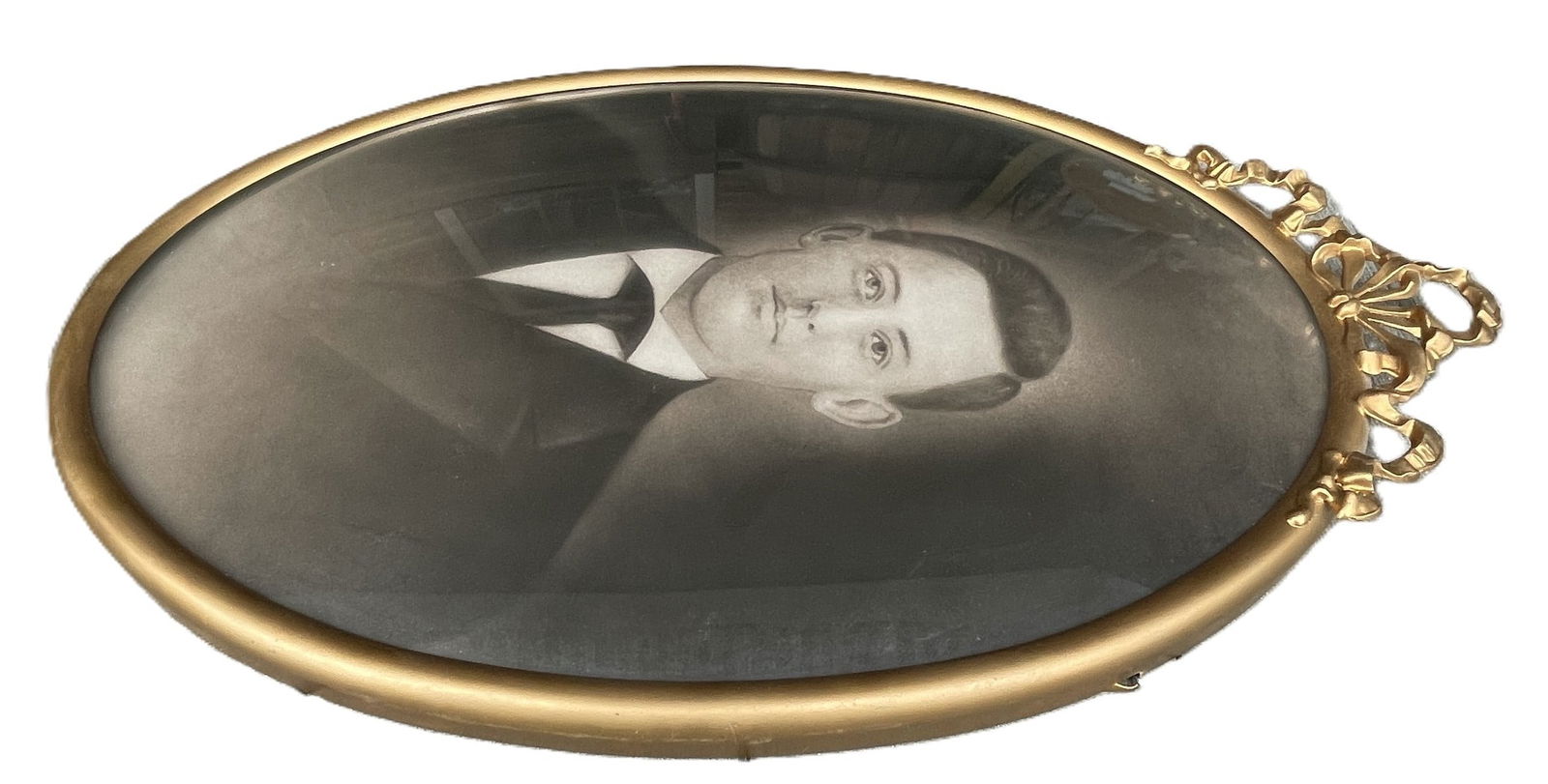 Old Metal Oval Convex Picture Frame w/ photo of Man Harry Barber Lynch 1887-1962 - 5