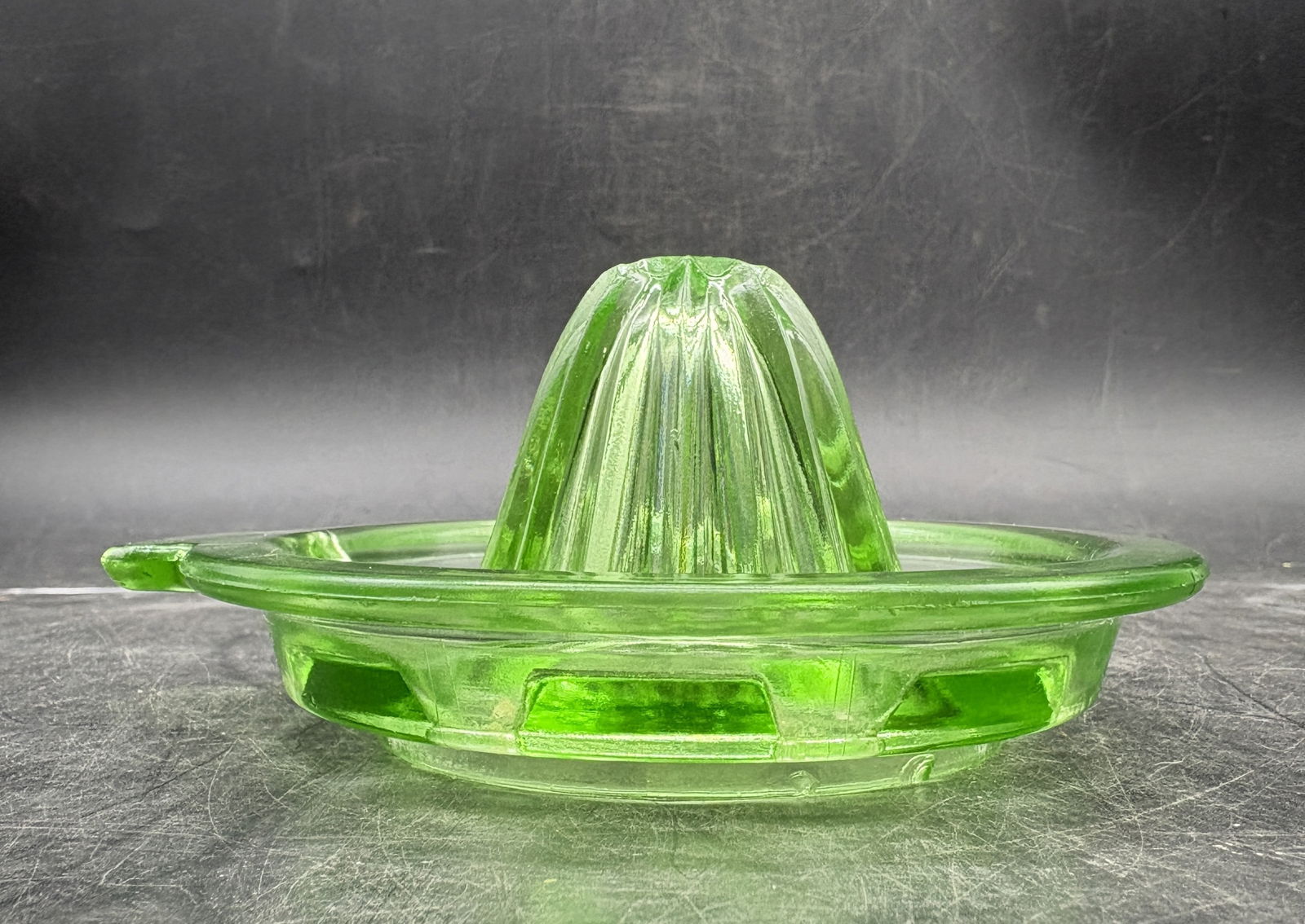 Vintage Green Uranium Glass Orange/Lemon Juicer Reamer Very Nice! Glows Perfect - 7