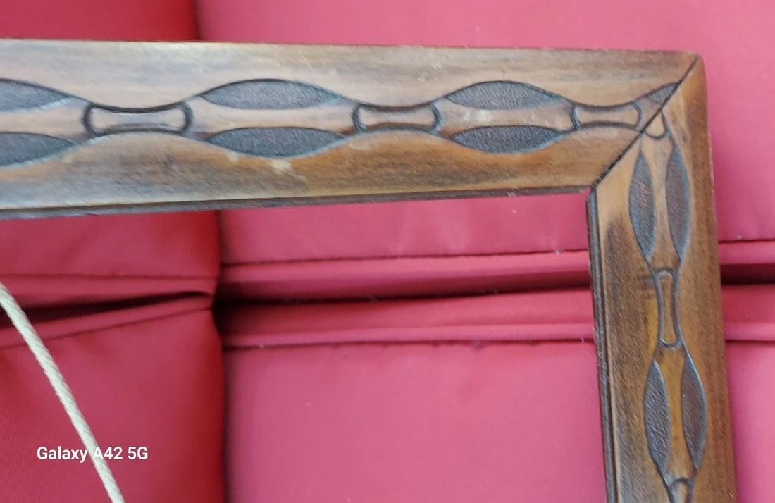 Carved Wood Frame 1890 1910 Oil Painting: Great looking piece in excellent condition. Guessing from 1910 . 2" wide. Holds a image 20 x 15". Overall Measures 22 x 17". Shipping charges include insurance. BID WITH CONFIDENCE AS ALL ITEMS ARE