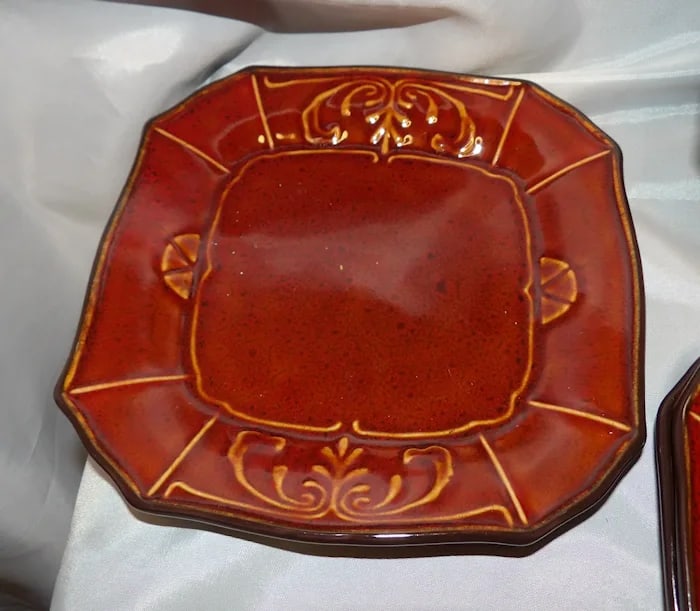 Reba Harmony Victorian Scroll 5 Red Goblets - 5