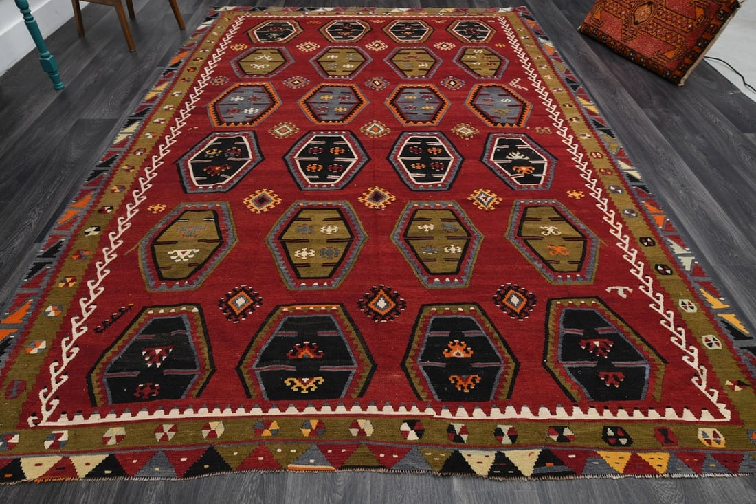 7.5x11.2 ft, VINTAGE Rug, - 2
