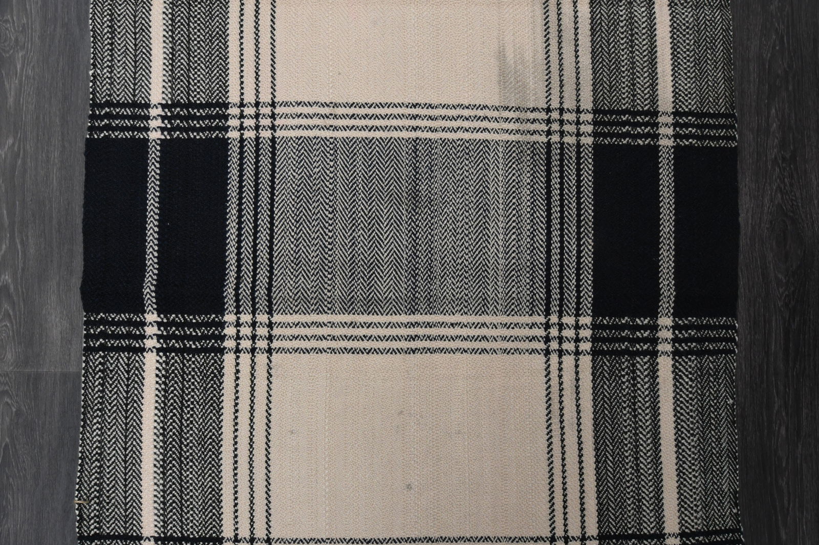 2.7x4 ft, Handloom Area Rug - 14