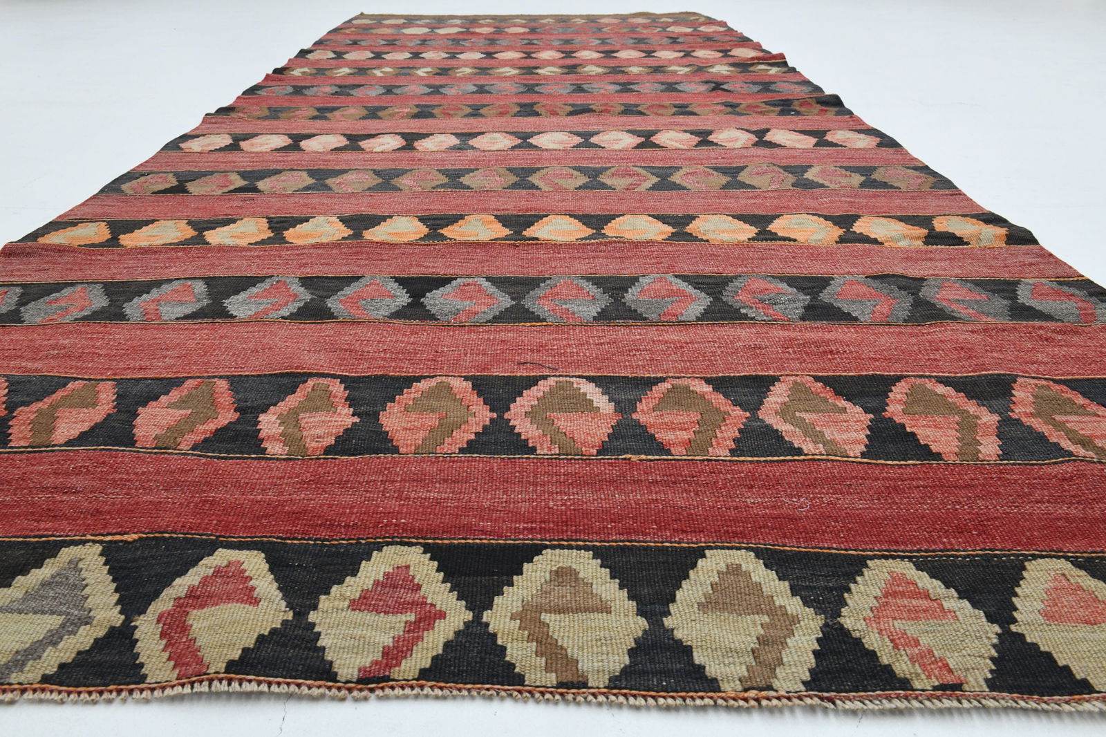 4.6x11.6 ft, RED KILIM RUNNER - 10