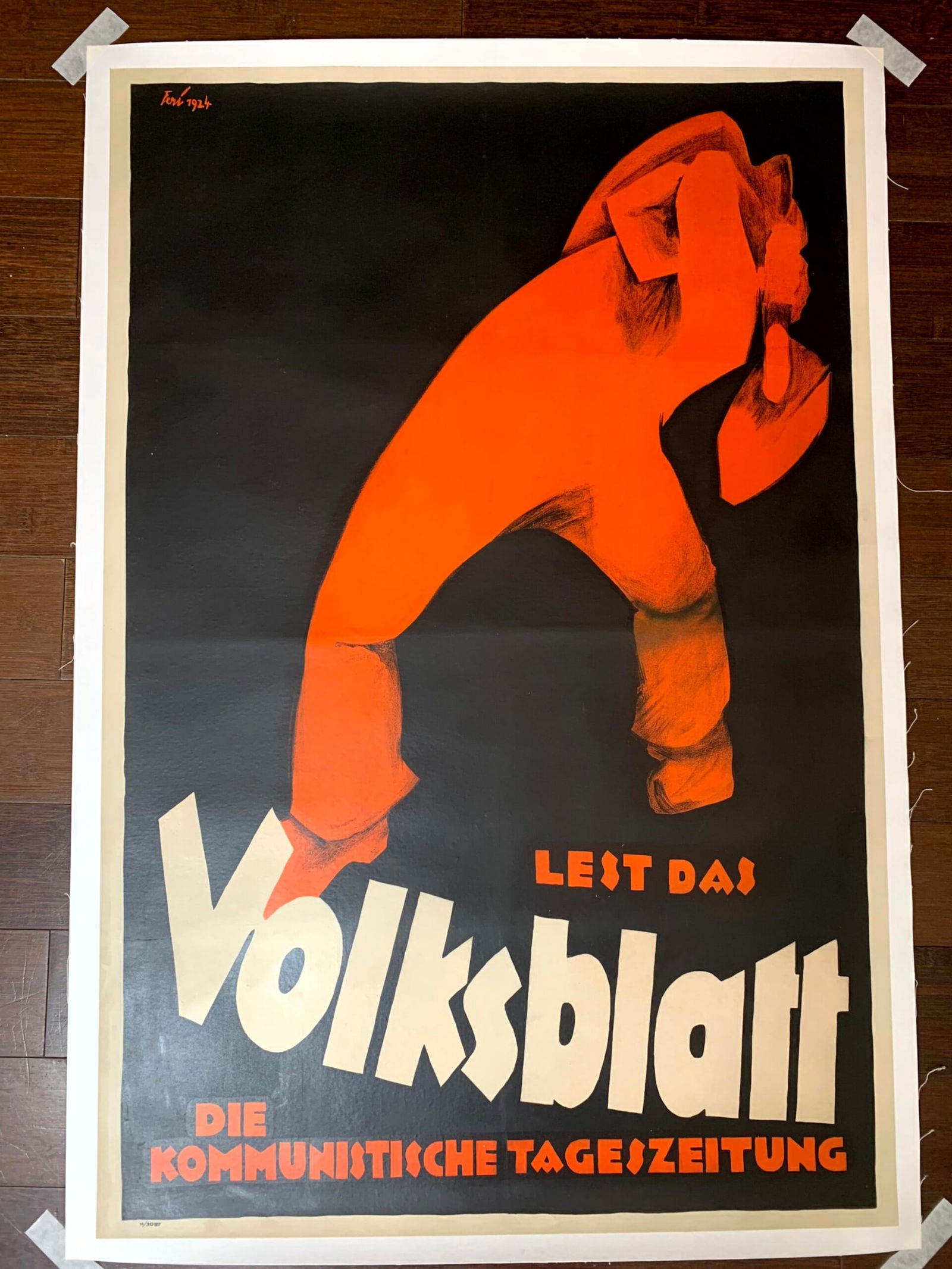Volksblatt - Art By Laszio Peri (1924) 34.5 x 22.5 German Advertising Poster LB: Volksblatt - Art By Laszio Peri (1924) 34.5 x 22.5 German Advertising Poster LB Please refer to the attached photos to determine the condition of this original vintage item. Note: LB means Linen