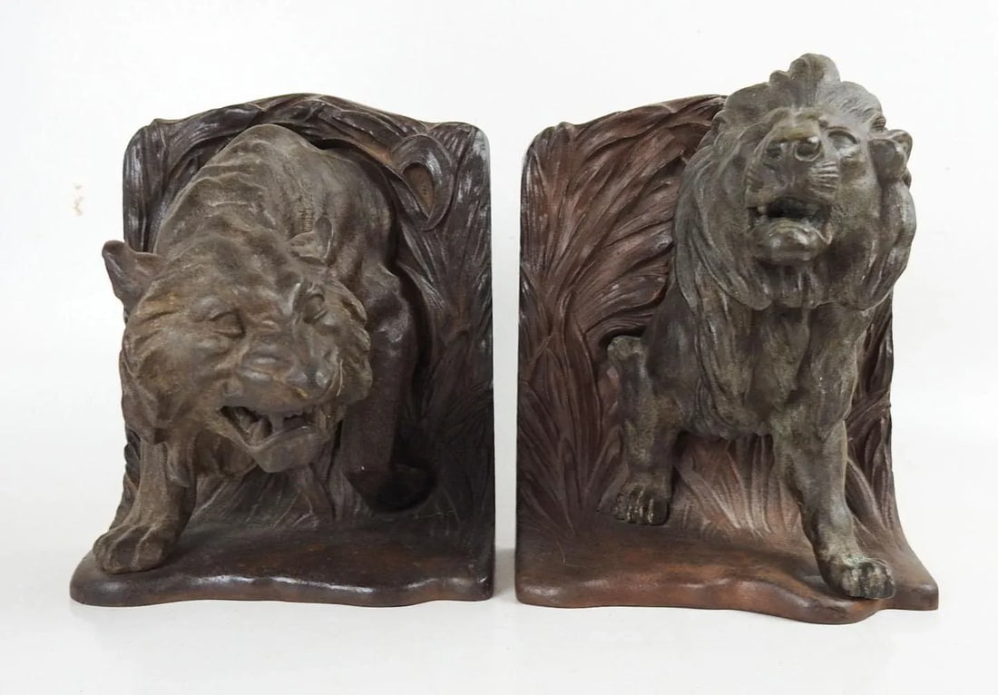 Early 20th Century Bradley Hubbard Lion Tiger Cast Iron Bookends - 3
