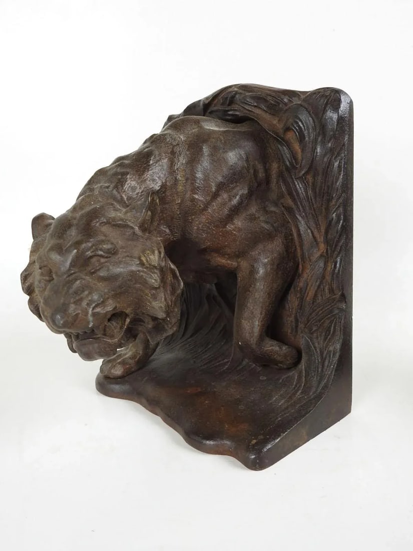 Early 20th Century Bradley Hubbard Lion Tiger Cast Iron Bookends - 5