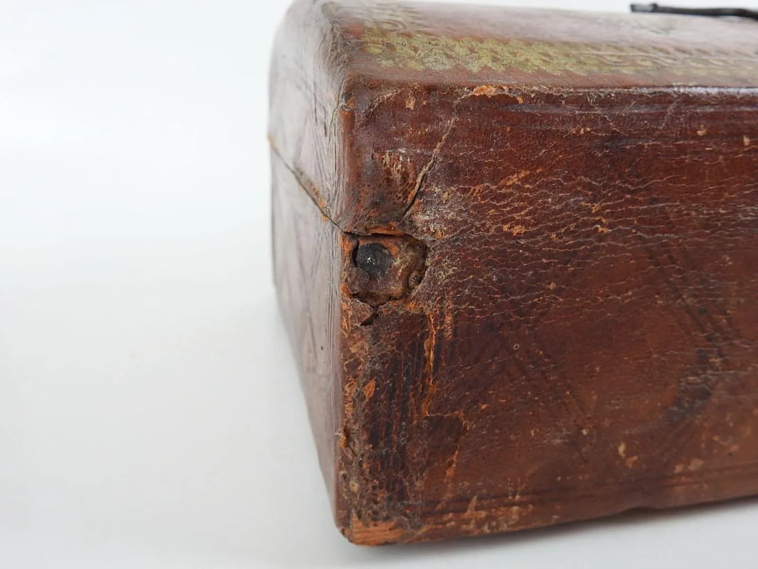 Antique 18th Century English Embossed Leather Domed Document Box - 10