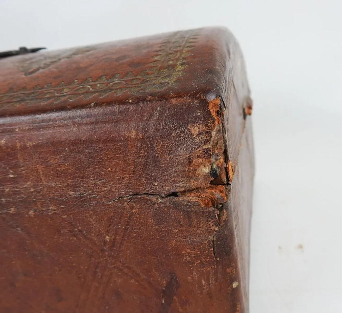 Antique 18th Century English Embossed Leather Domed Document Box - 11