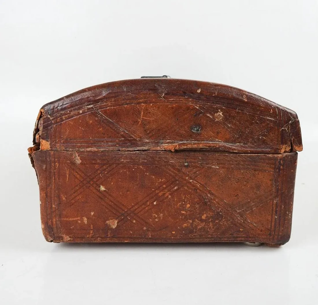 Antique 18th Century English Embossed Leather Domed Document Box - 4