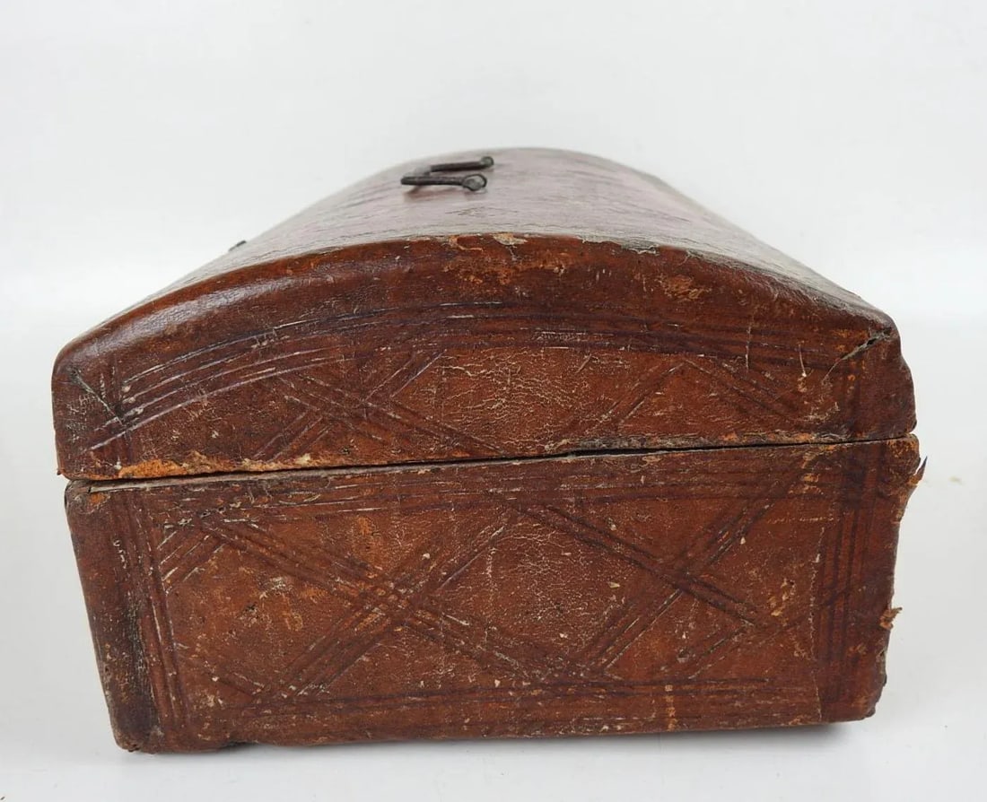 Antique 18th Century English Embossed Leather Domed Document Box - 6