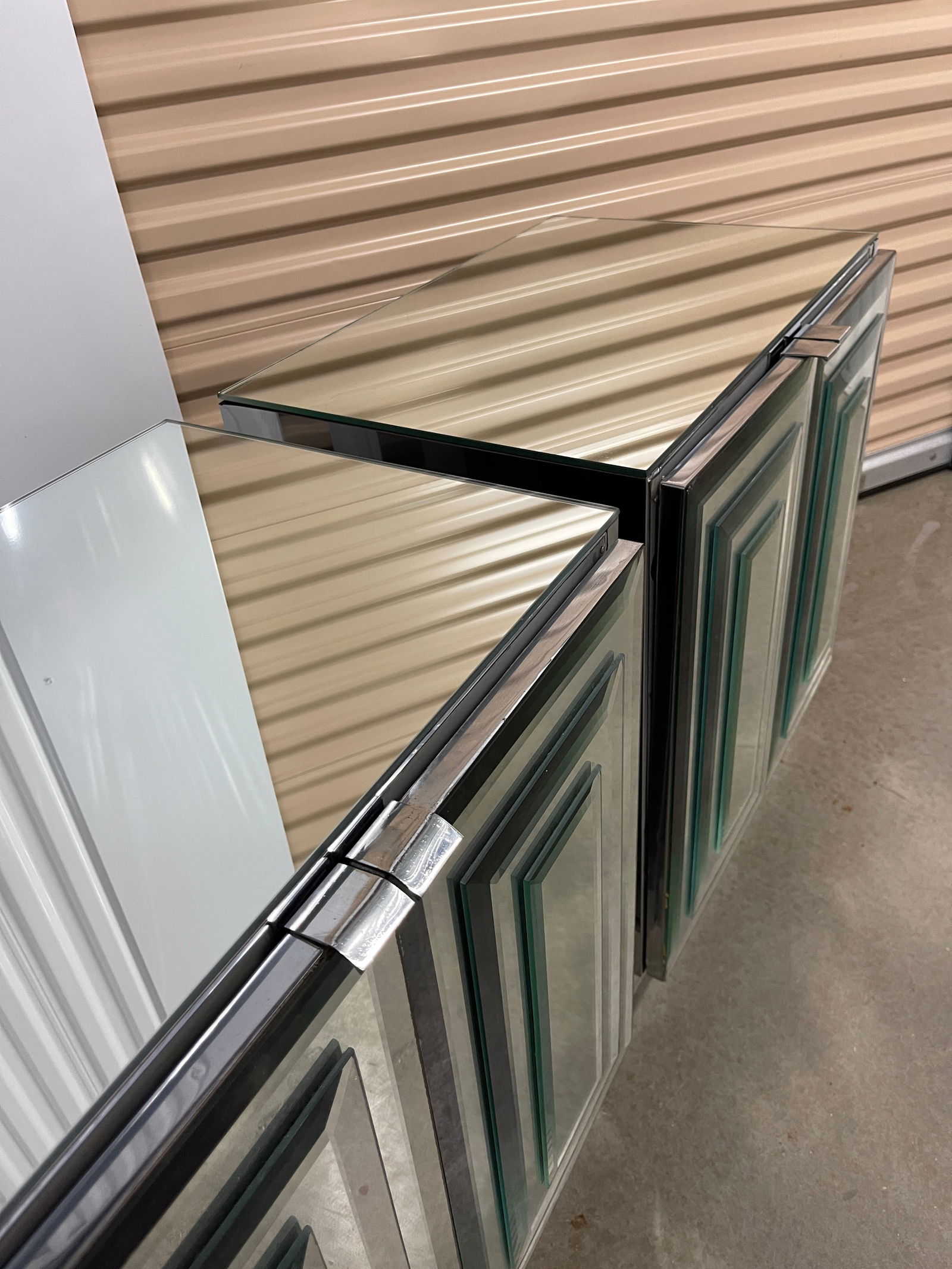 Mid 20th Century Pair of Vintage Ello Mirrored Cabinets - 6