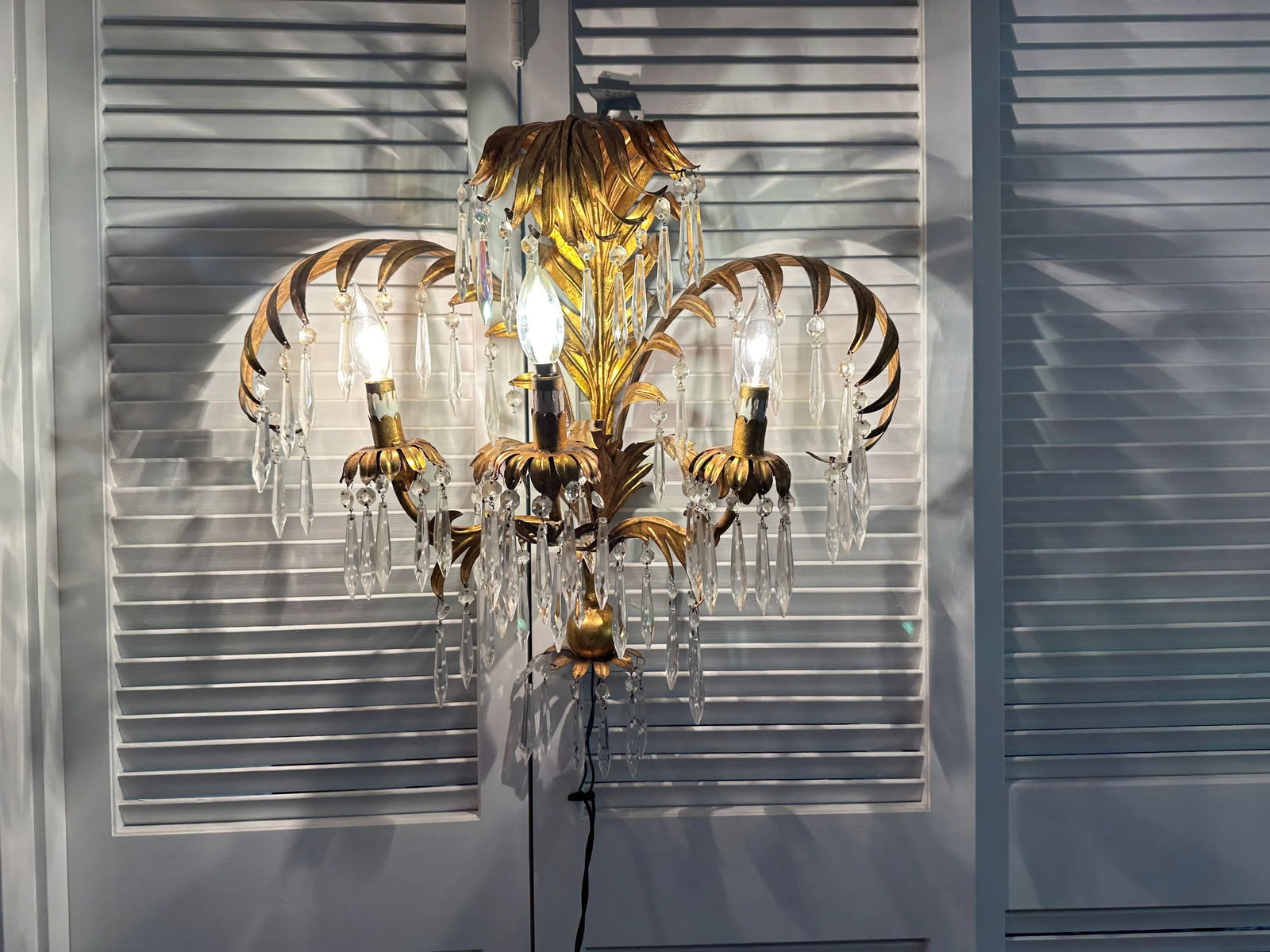 Vintage Palm Tree Tole Sconce - 10