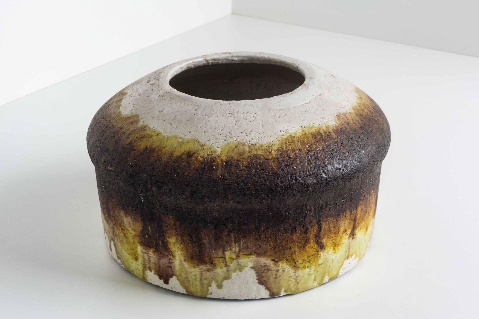 Fantoni for Raymor Vase With Graduated Color Drip Glaze Design - 4