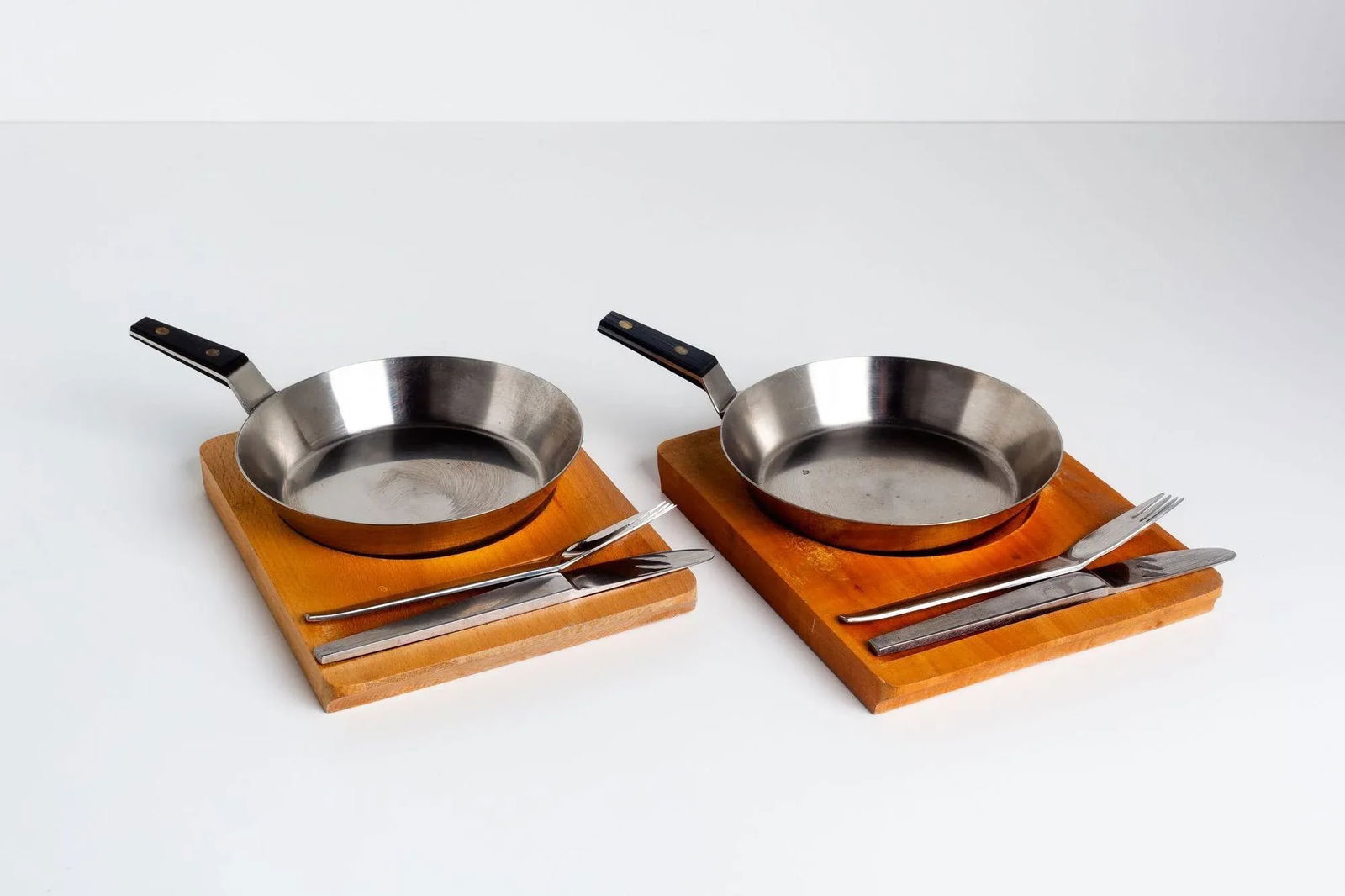 Carl Aubock Tableware Service Tray and Skillet for Two With Amboss 2060 Flatware - 3