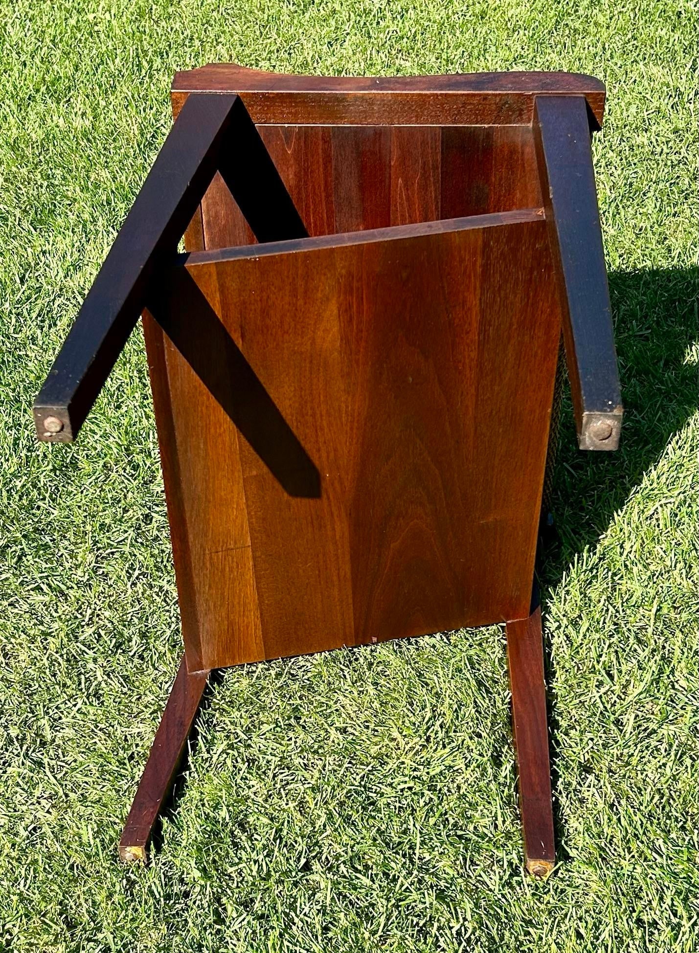 1960s, Woven/Texturized Top End Table With Slanted Shelf for Storage of Magazines/Books/Papers, MCM - 6