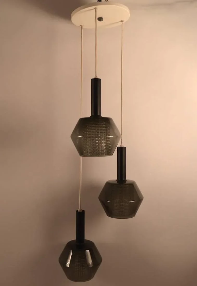 Three-Light Modernist Cascading Smoked Glass Chandelier After Panton - 2