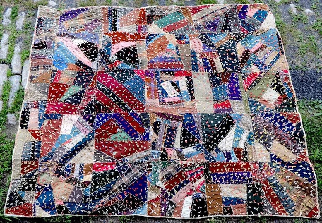 Graphic Antique Tied Quilt - 2