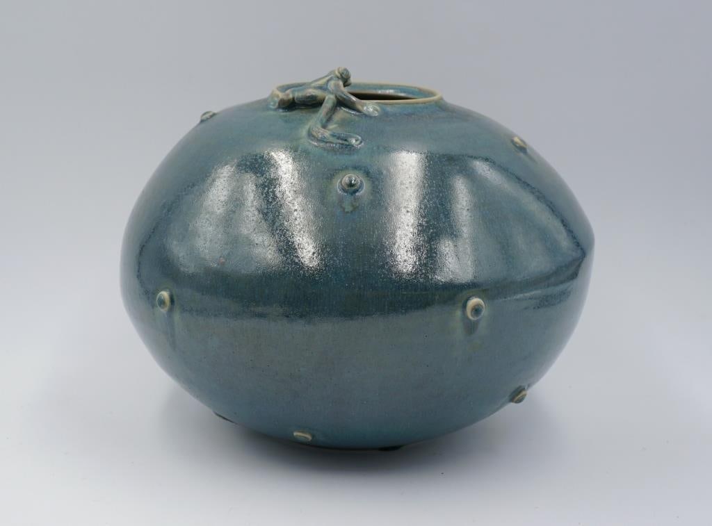 V Chin Blue Teal Lustre Porcelain Vase Vorakit Chinookoswong Frog - 2