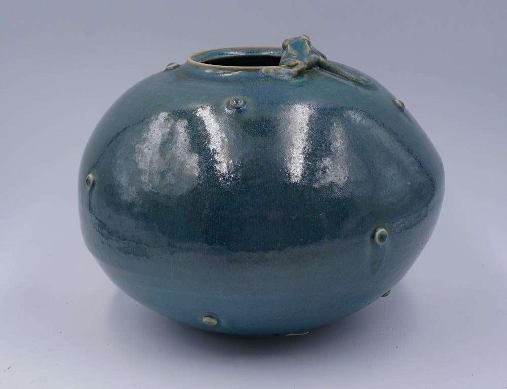 V Chin Blue Teal Lustre Porcelain Vase Vorakit Chinookoswong Frog - 3