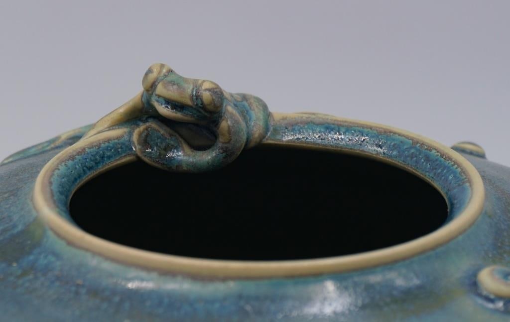 V Chin Blue Teal Lustre Porcelain Vase Vorakit Chinookoswong Frog - 8