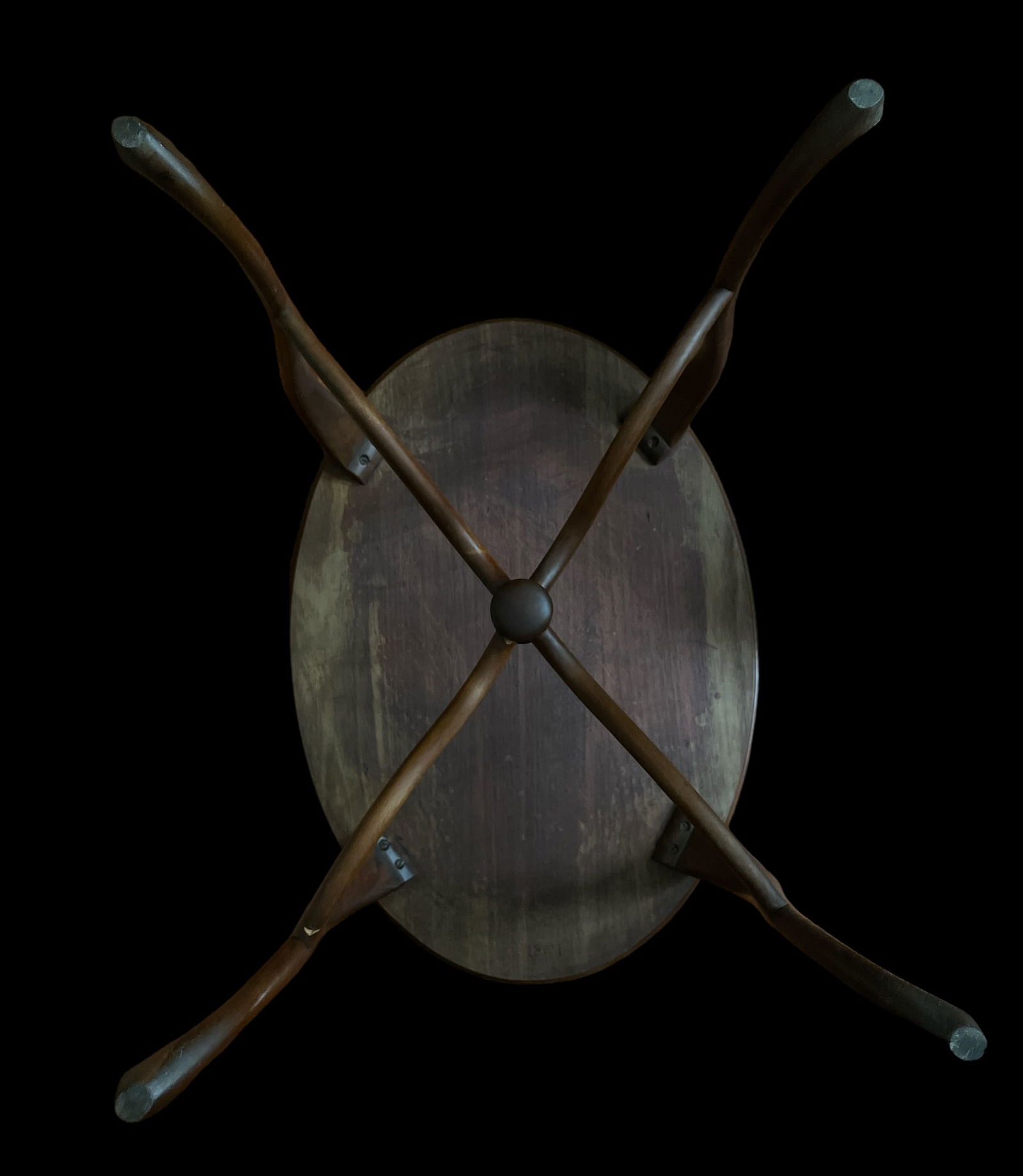 Late 19th Century Oak Oval Accent, Side, Entry, Hall or Tea Table With Cabriole Legs and Ornate Stre - 7