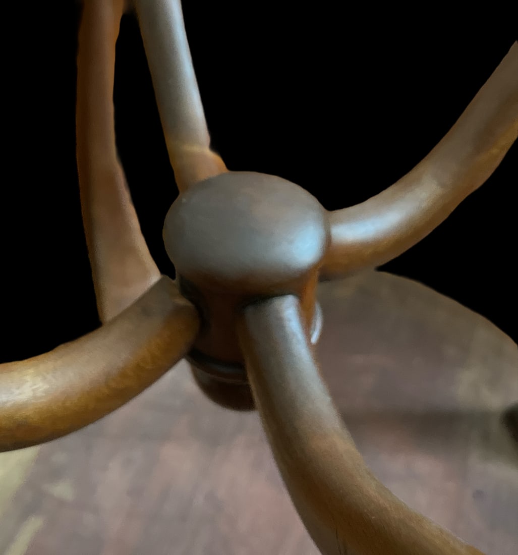 Late 19th Century Oak Oval Accent, Side, Entry, Hall or Tea Table With Cabriole Legs and Ornate Stre - 9