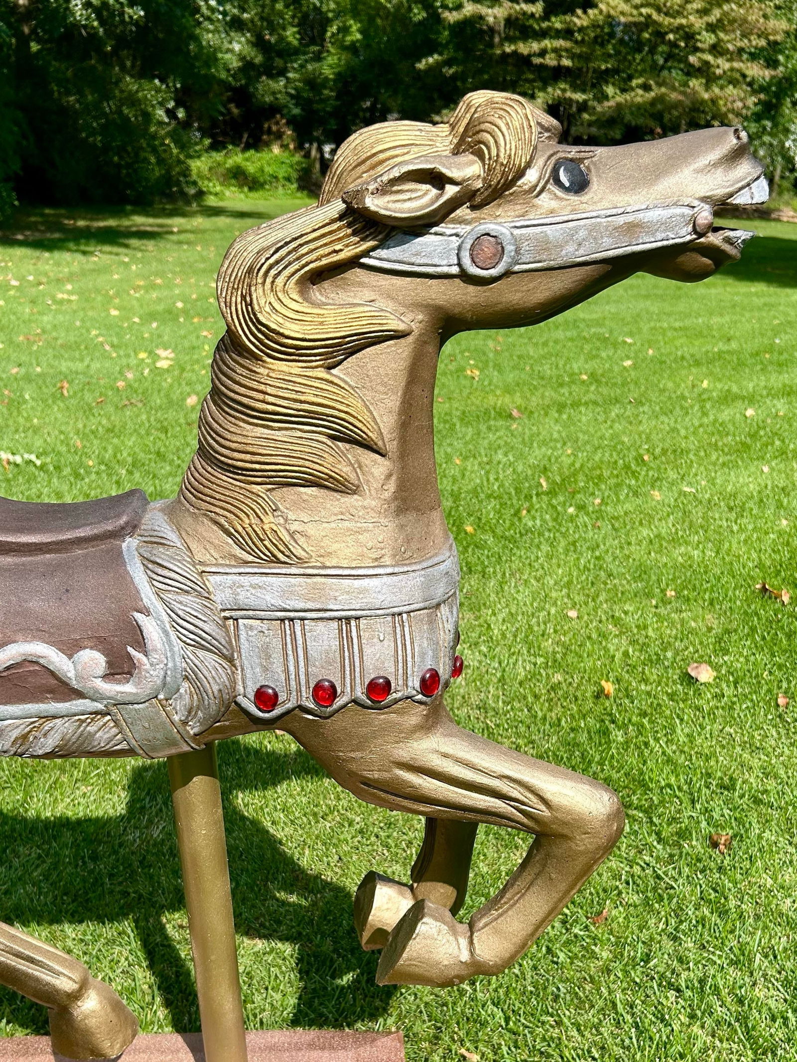 Mid 20th Century Carved Wooden Carousel Horse, Painted in Metallics, With Original Wooden Base and M - 7