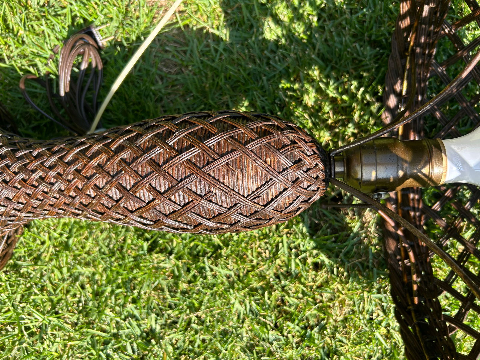 Heywood Wakefield Style Wicker/Rattan Woven, Mushroom-Shaped Table Lamp, Circa 1920-30's - 10