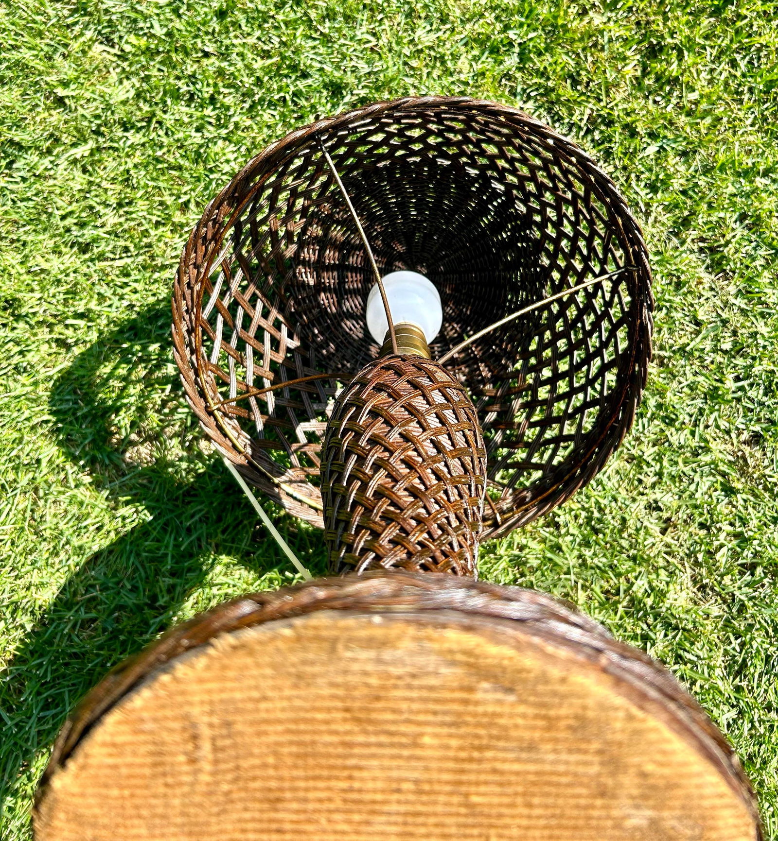Heywood Wakefield Style Wicker/Rattan Woven, Mushroom-Shaped Table Lamp, Circa 1920-30's - 6