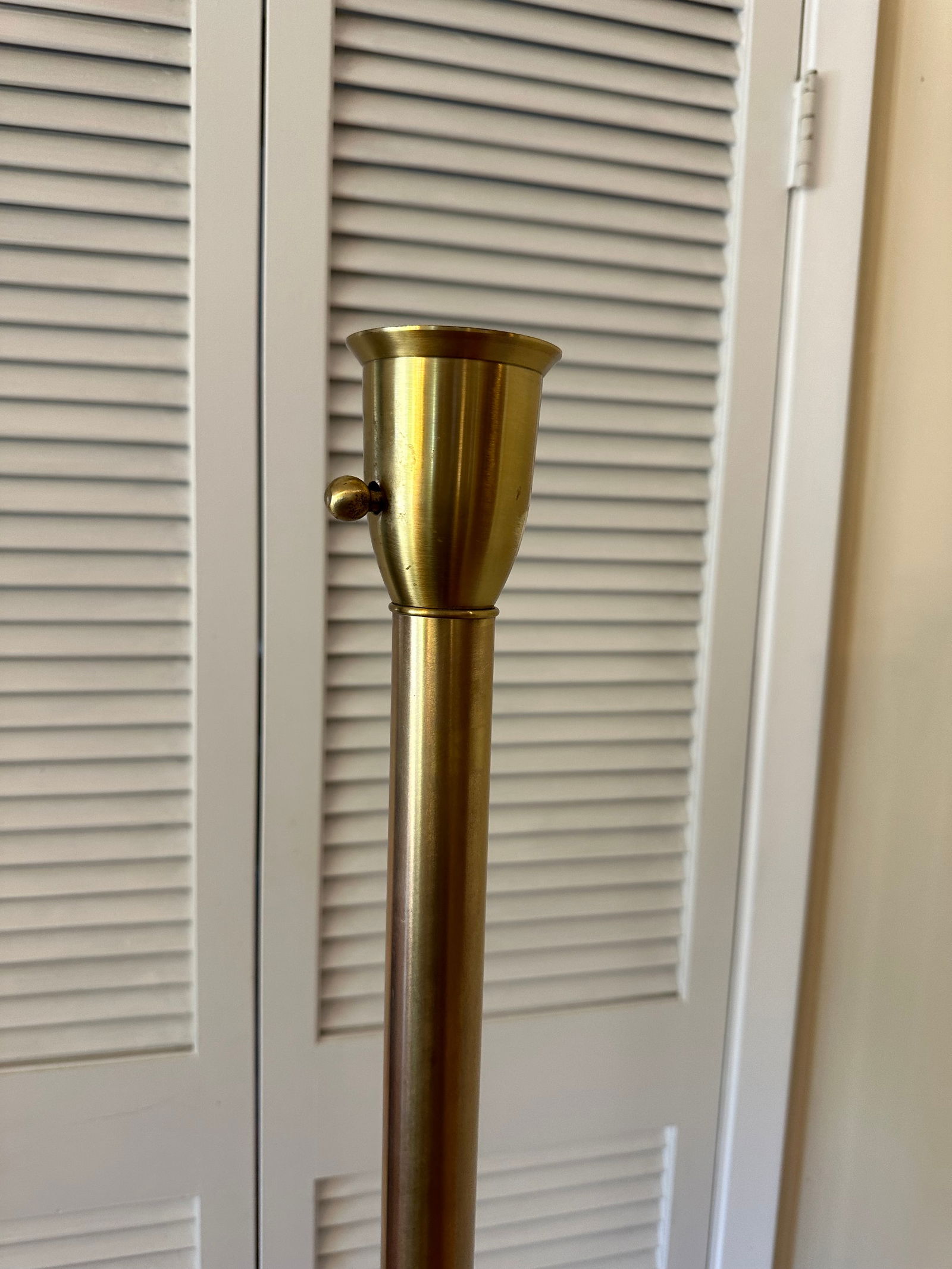 Mid Century Brass Floor Lamp With Vianne Glass Trumpet Shade - 3