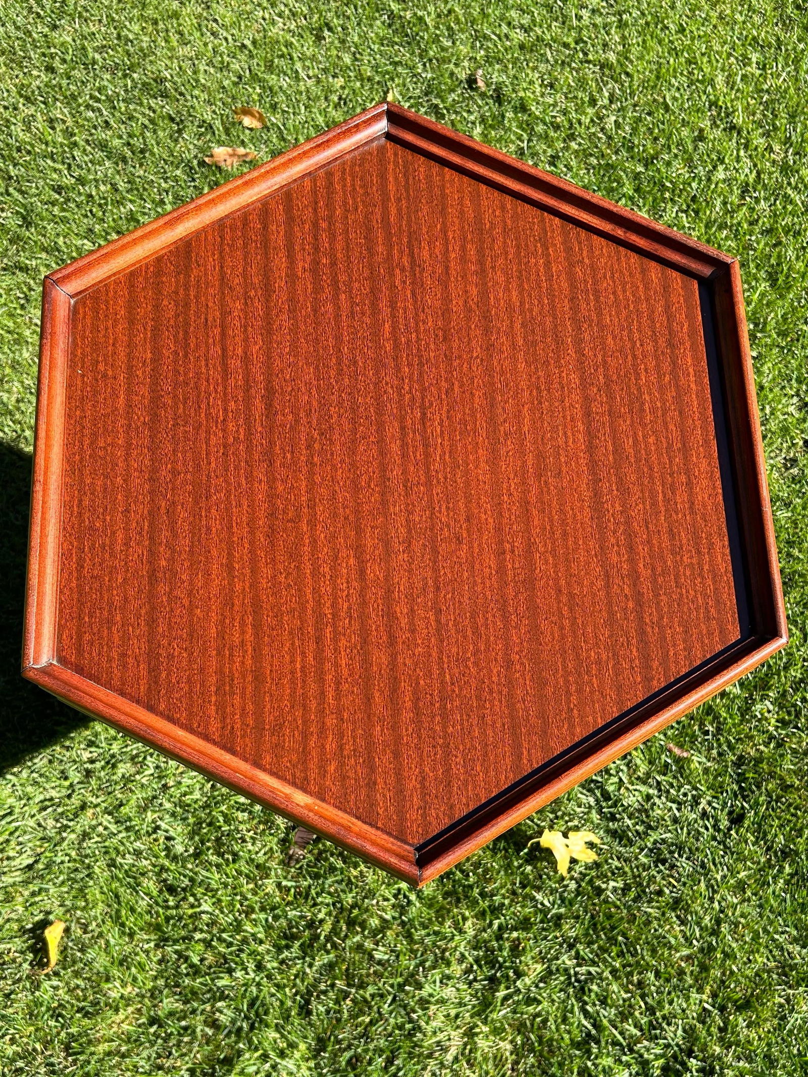 Vintage, 1930's, Winchendon, Pedestal, Mahogany, Hexagonal Accent/All-Occassion Table, With Detail - 10