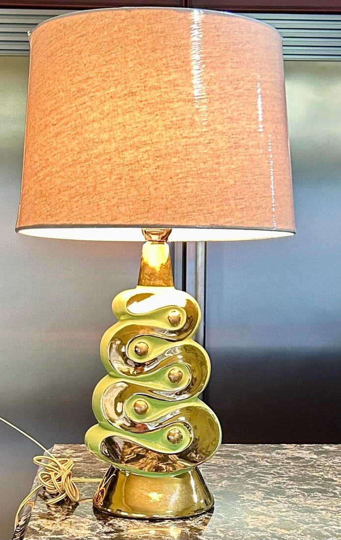 Mid 20th Century Pistachio Green and Gold, Ceramic Table Lamp - 3