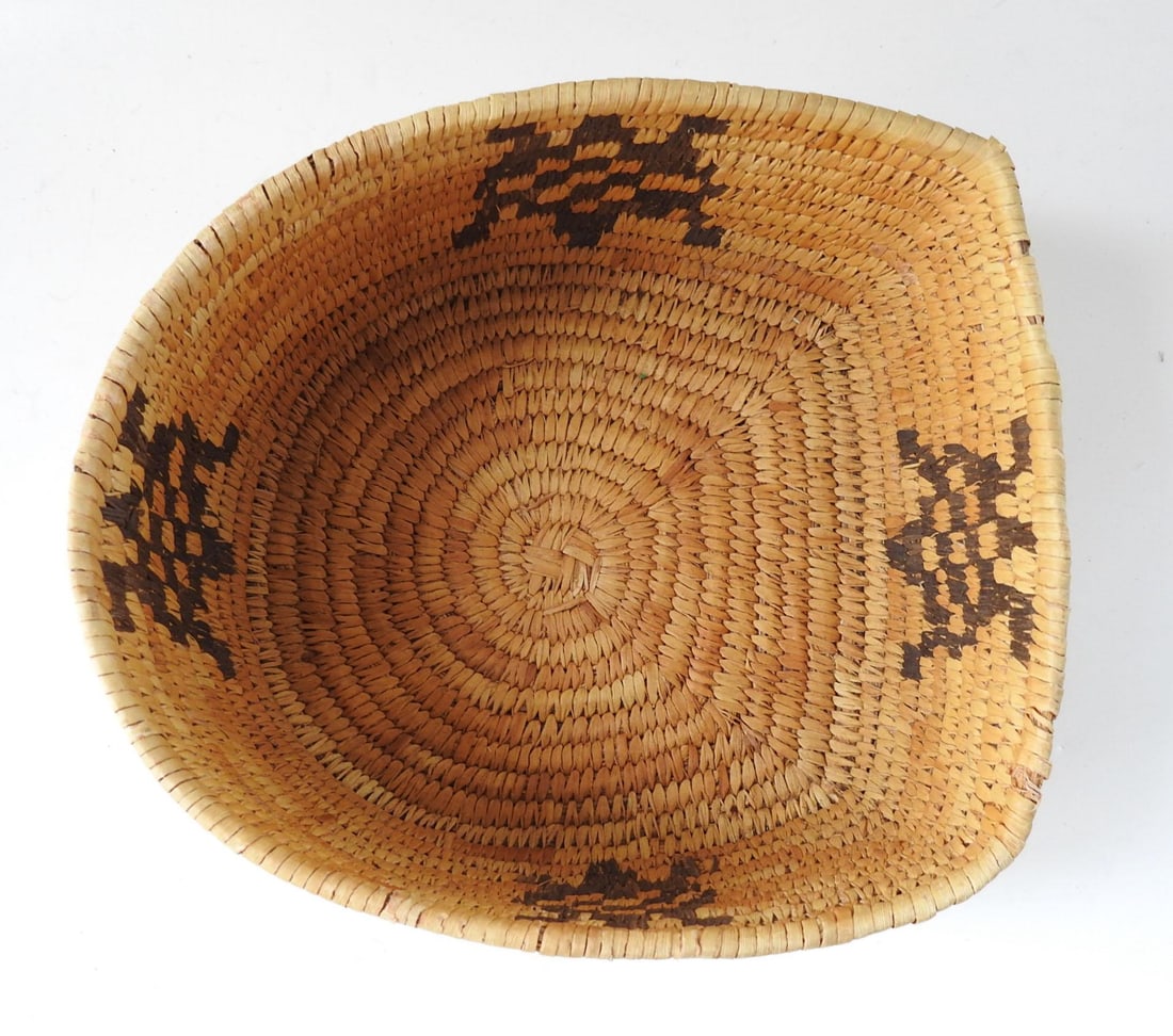 Vintage Papago Hand Woven Covered Basket Turtle Design - 2