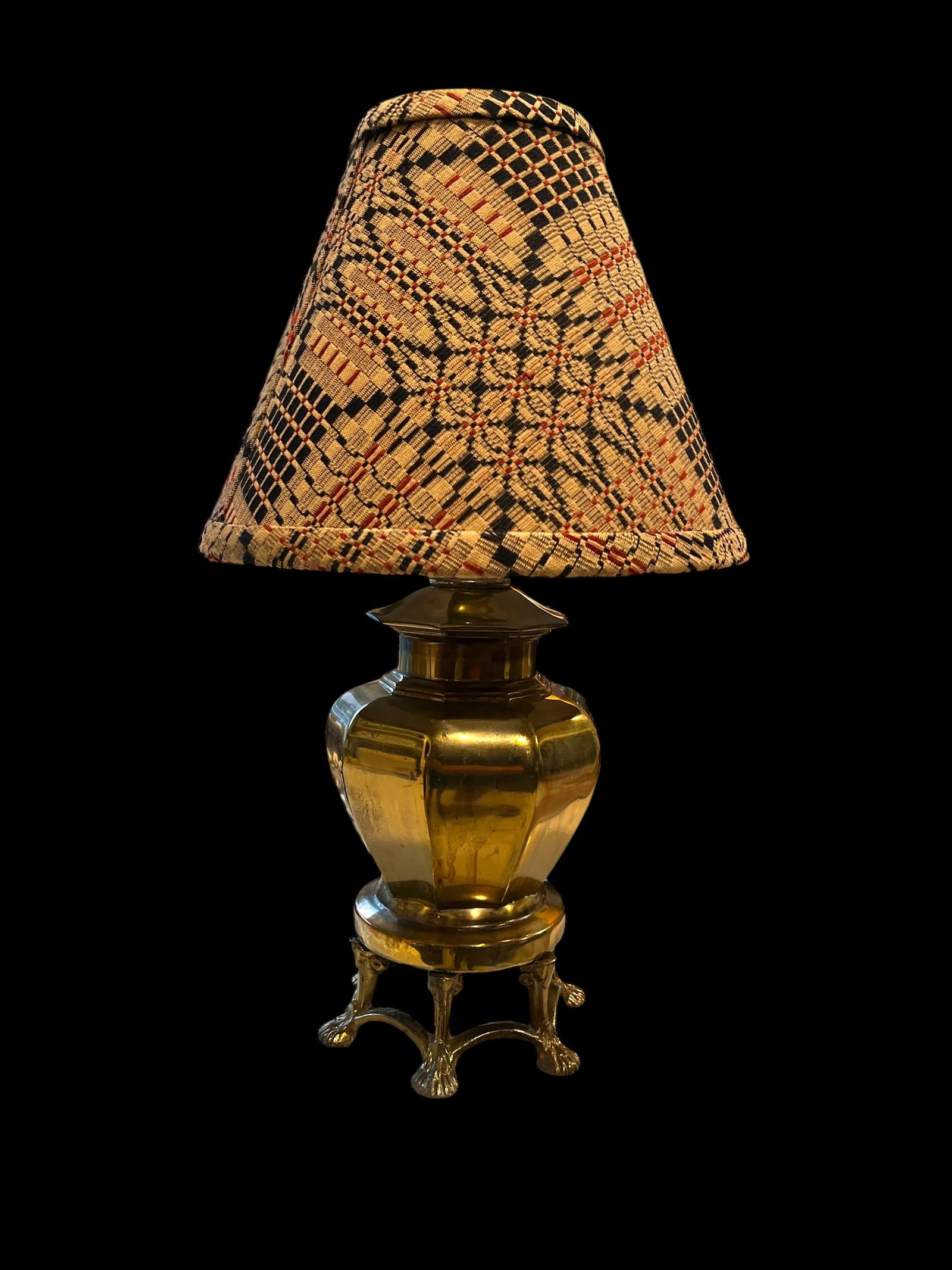 1960s Brass Chinoiserie Ginger Jar Lamp Accent Lamp Footed Lion Paws Cloth Lampshade - 4