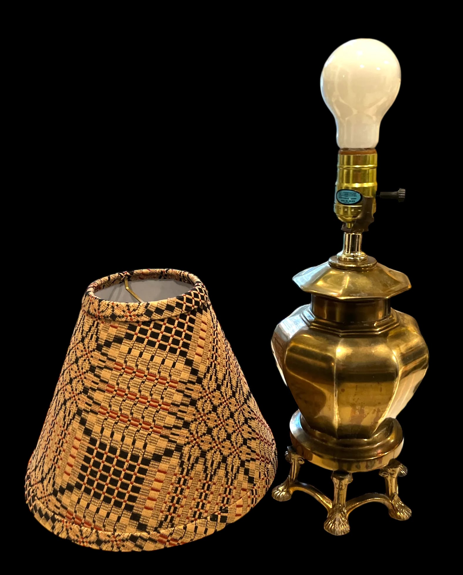 1960s Brass Chinoiserie Ginger Jar Lamp Accent Lamp Footed Lion Paws Cloth Lampshade - 5