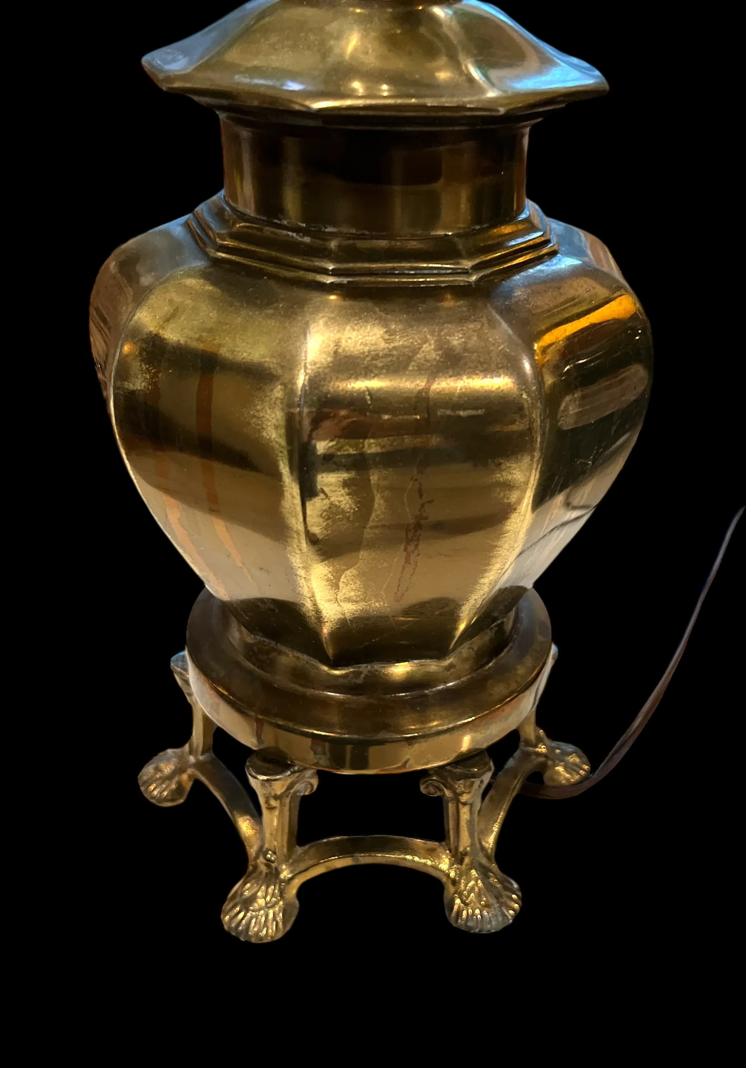 1960s Brass Chinoiserie Ginger Jar Lamp Accent Lamp Footed Lion Paws Cloth Lampshade - 6