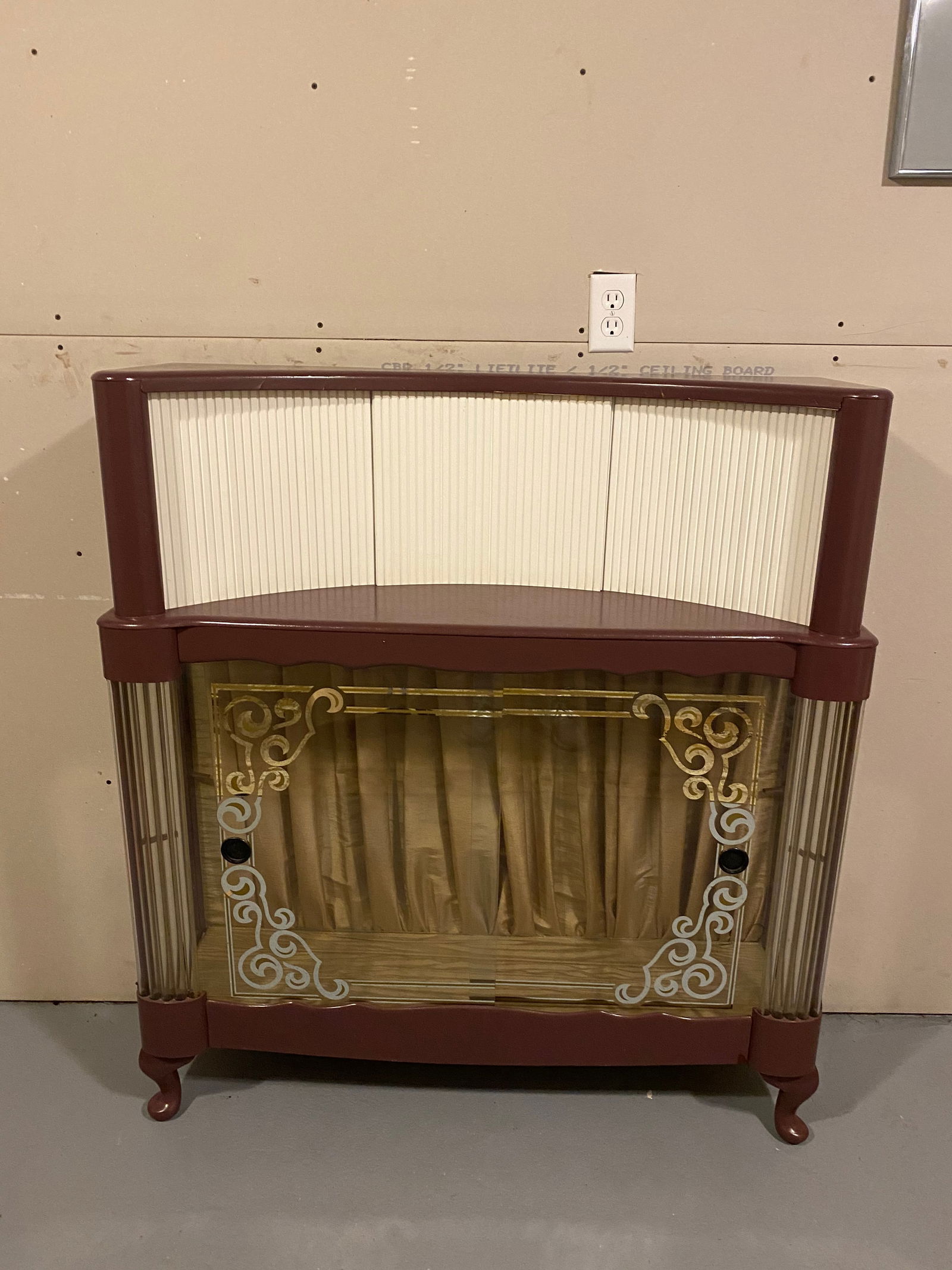 1920s Vintage Barber Shop Cabinet Bar - 2