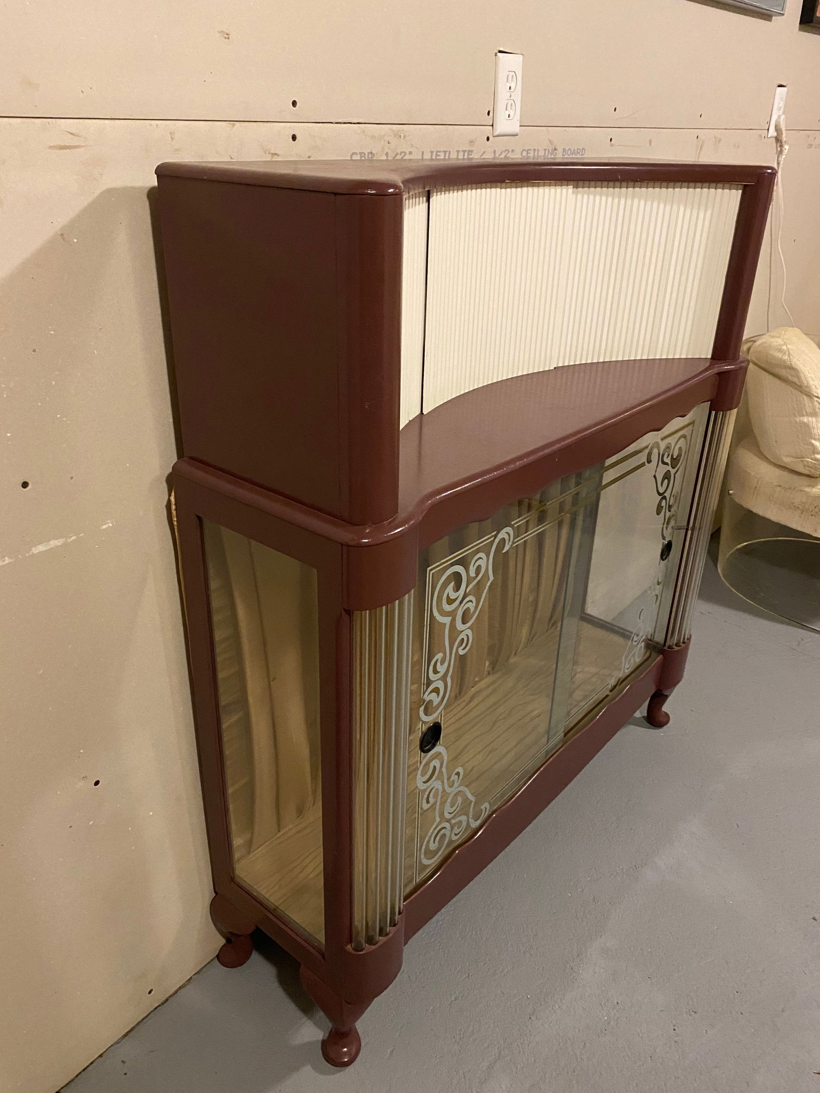 1920s Vintage Barber Shop Cabinet Bar - 3