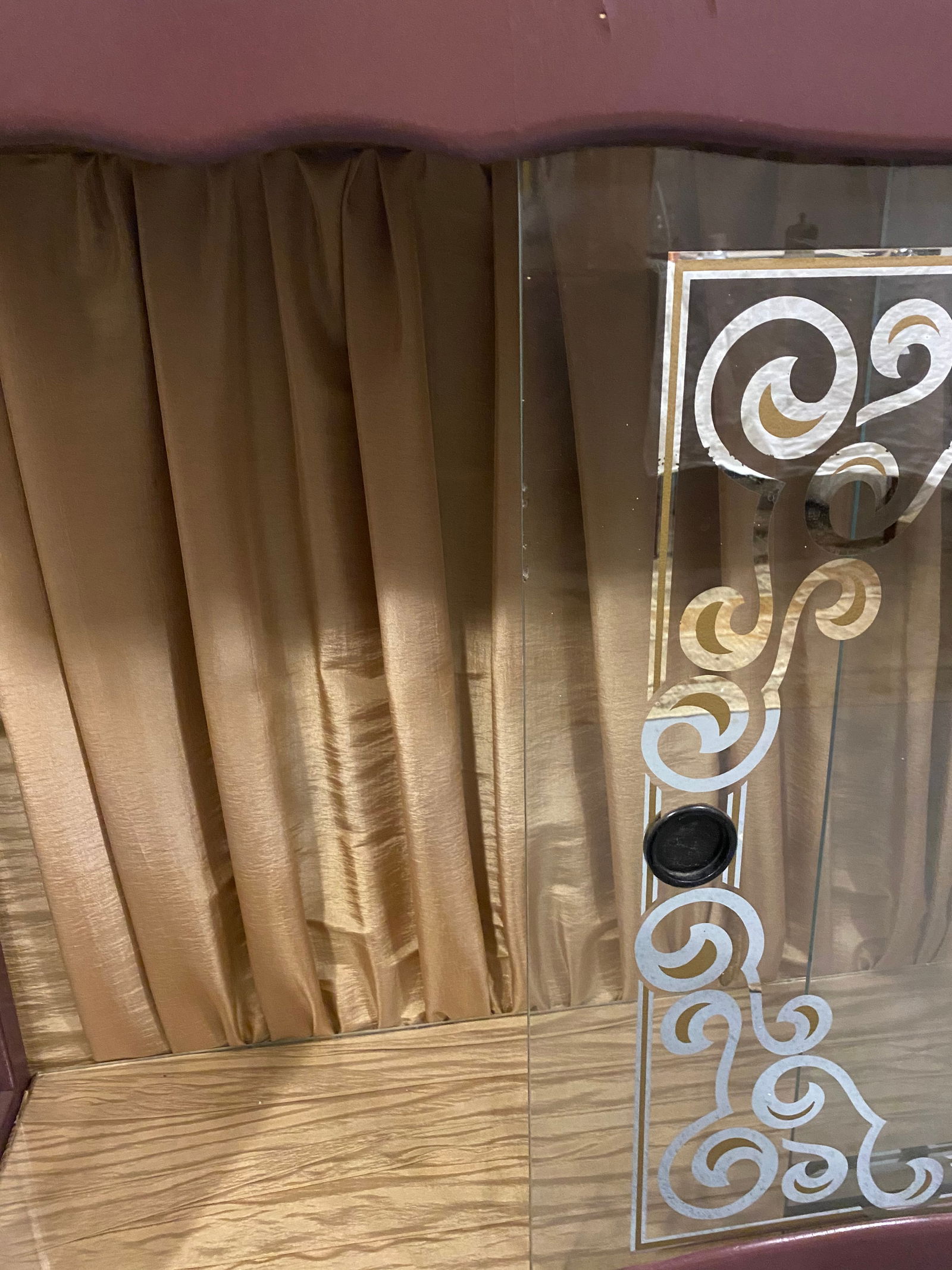 1920s Vintage Barber Shop Cabinet Bar - 4