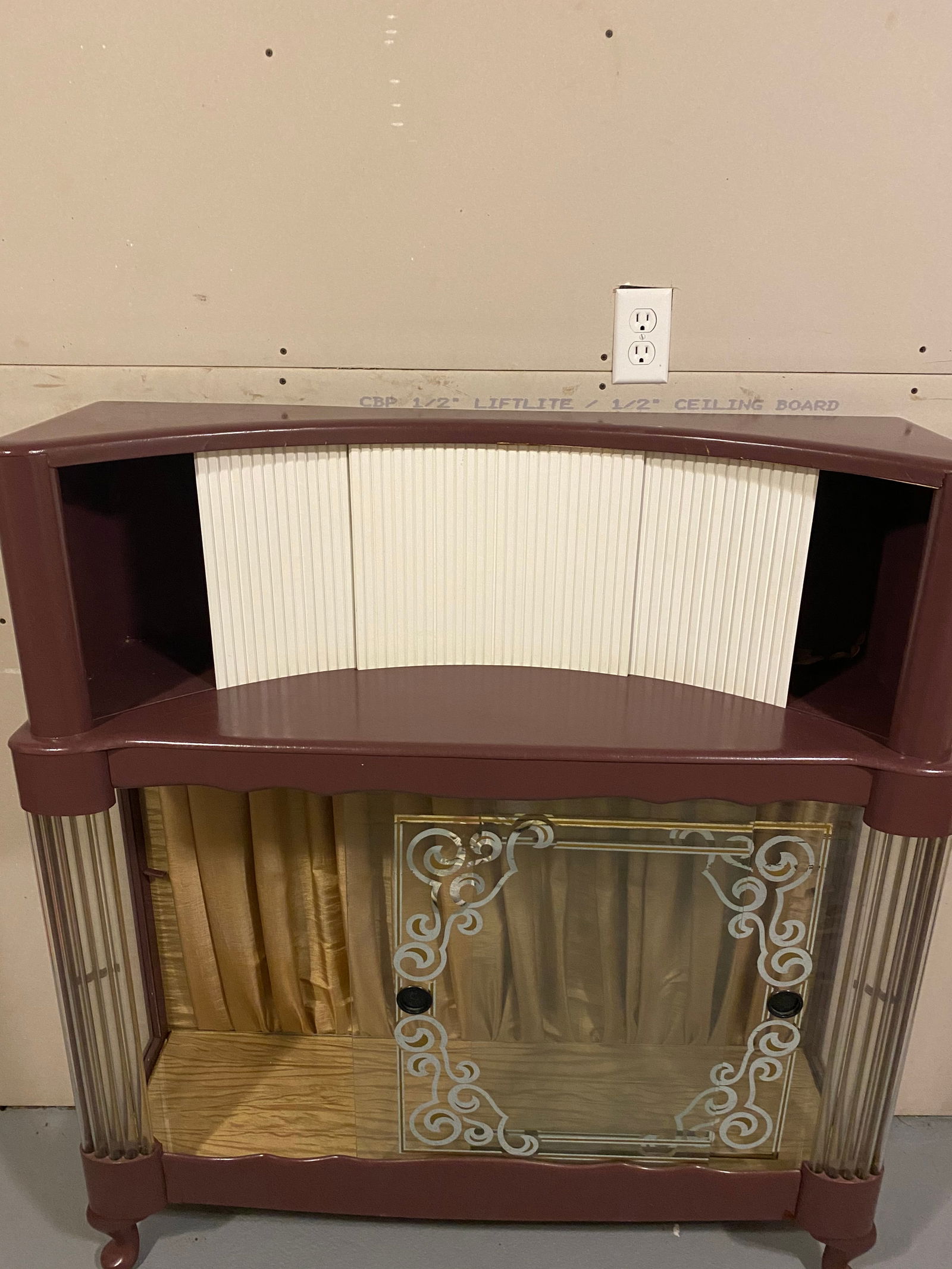 1920s Vintage Barber Shop Cabinet Bar - 5