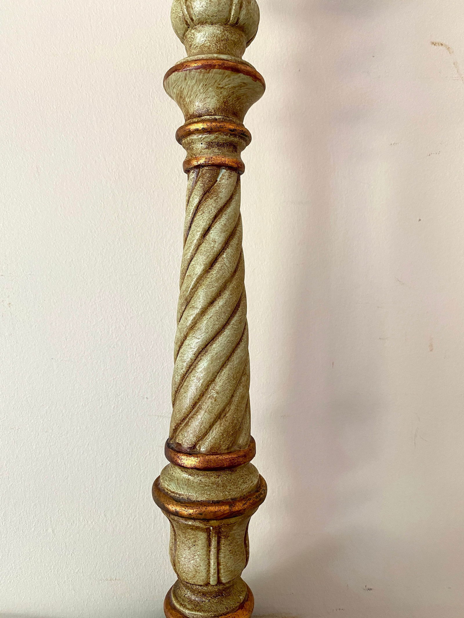 1990s Michael Berman Venetian Florentine Giltwood Style Table Lamp, Signed - 2