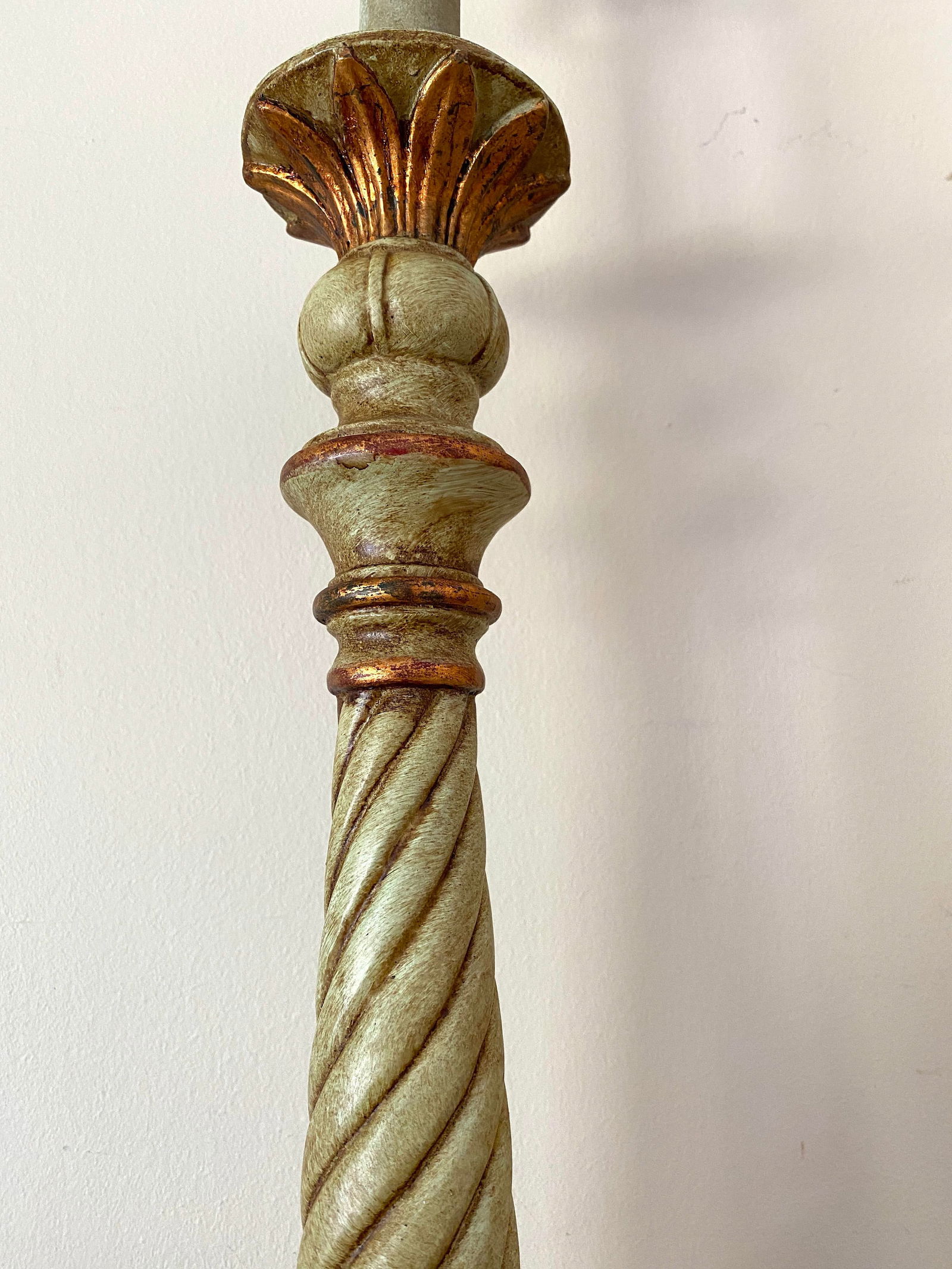 1990s Michael Berman Venetian Florentine Giltwood Style Table Lamp, Signed - 5