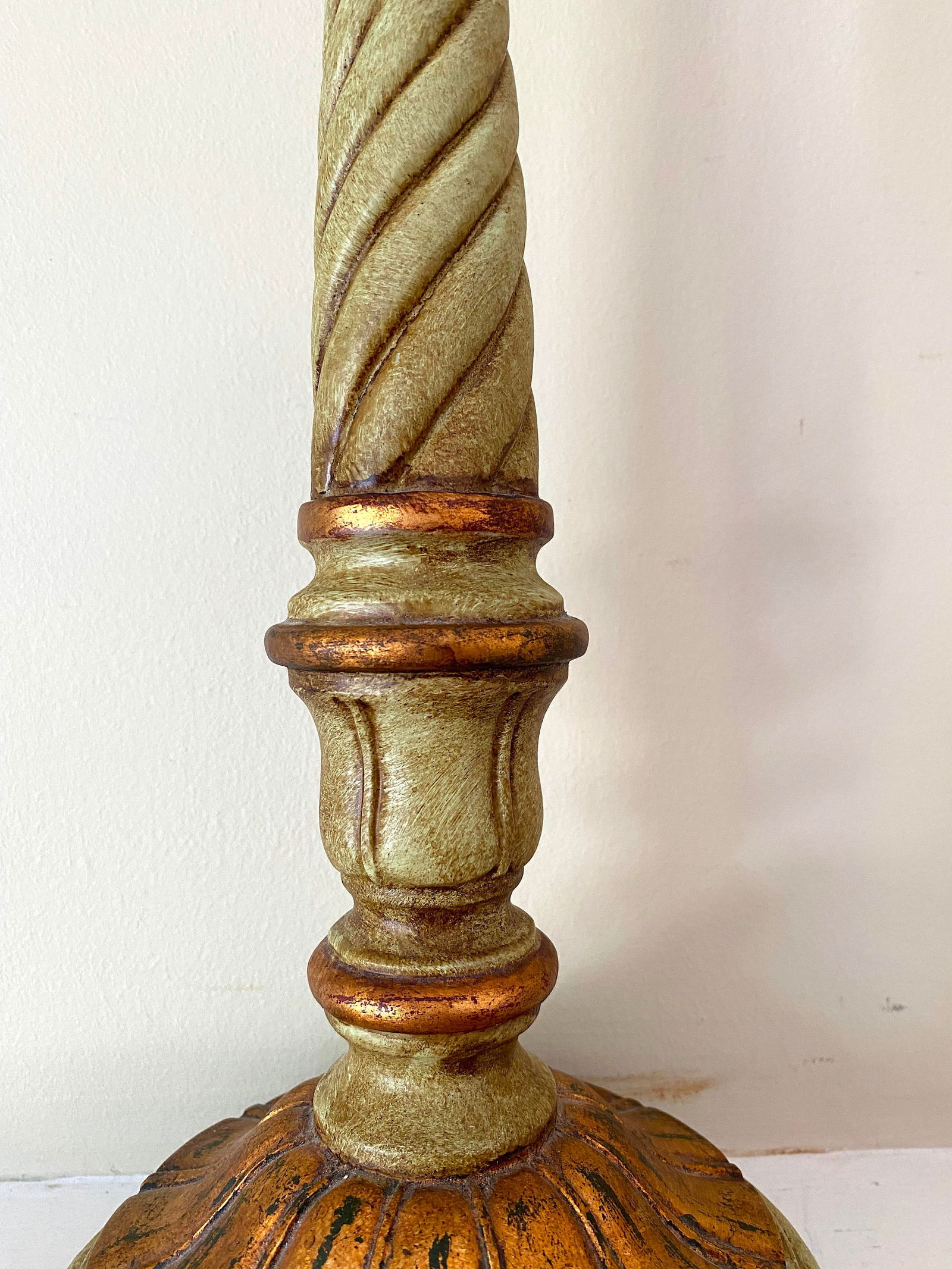 1990s Michael Berman Venetian Florentine Giltwood Style Table Lamp, Signed - 6