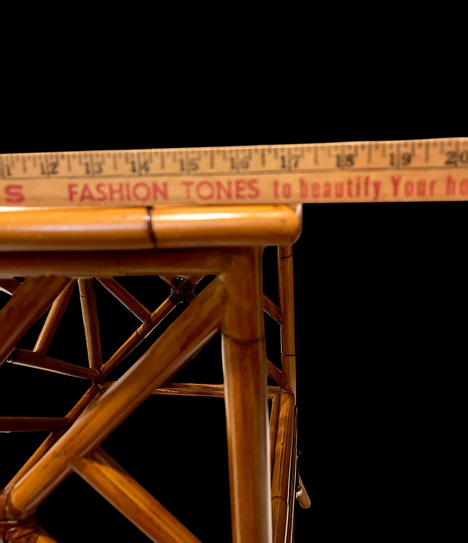 1970s Vintage Bamboo, Leather and Black Lacquer Side Table or Small Bar Regency Chinoiserie Style - 10